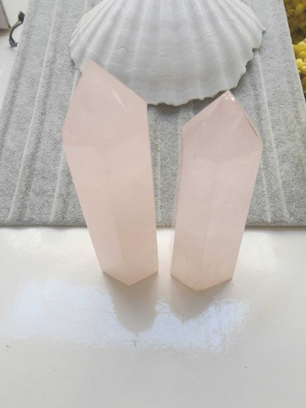 Piramit Pembe Kutle Kuvars Dogal Tas 4