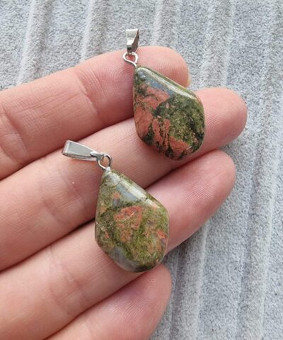 Piramit Unakit Tasi Kolye Ucu