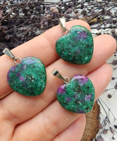 Rubi Zeosit Kalp Dogal Tas Kolye Ucu