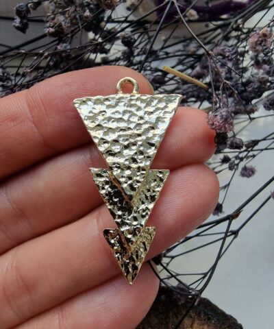 Sirali Ucgen Dokum Kolye Ucu 4