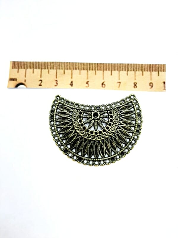 Tığ Örgü Yarım Kolye Ucu