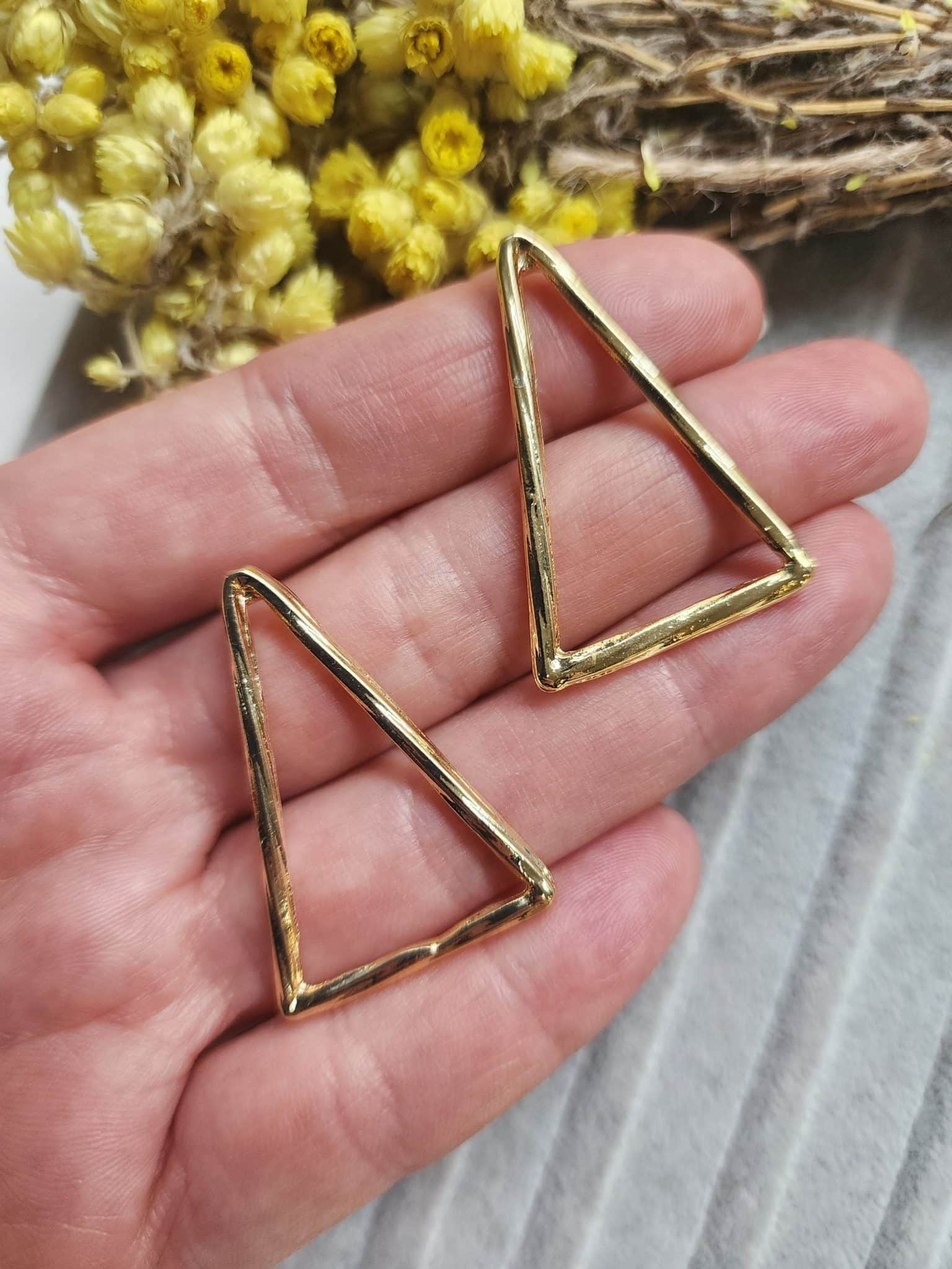 Ucgen Cerceve Kolye Ucu