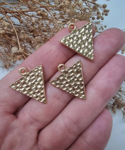 Ucgen Kabartmali Dokum Kolye Ucu 2