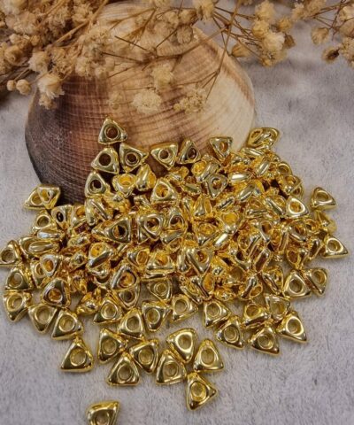 Ucgen Sekilli Delikli Kararmaz Taki Aparati 3