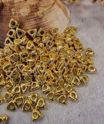 Ucgen Sekilli Delikli Kararmaz Taki Aparati