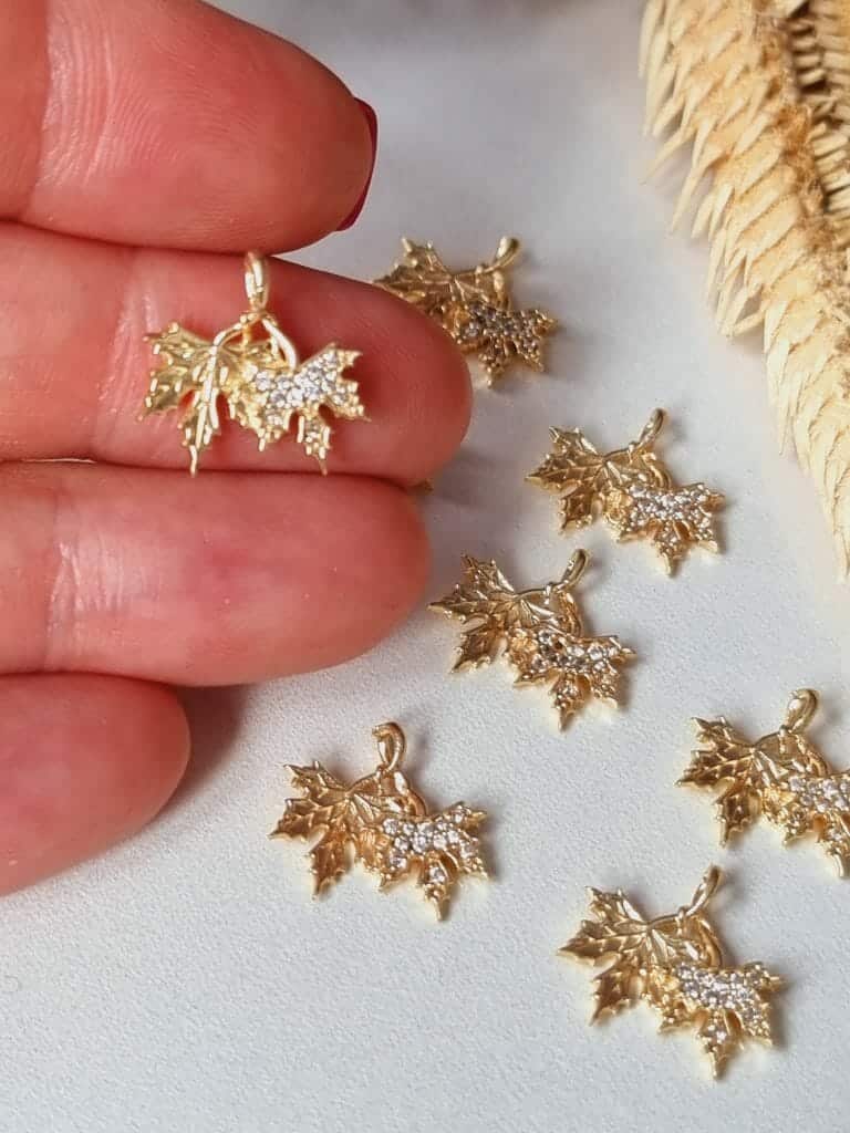 Yapraklar Minimal Zirkon Tasli Kolye Ucu 6