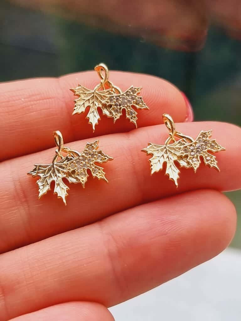 Yapraklar Minimal Zirkon Tasli Kolye Ucu