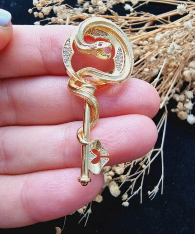 Yilan Sarili Anahtar Kolye Ucu