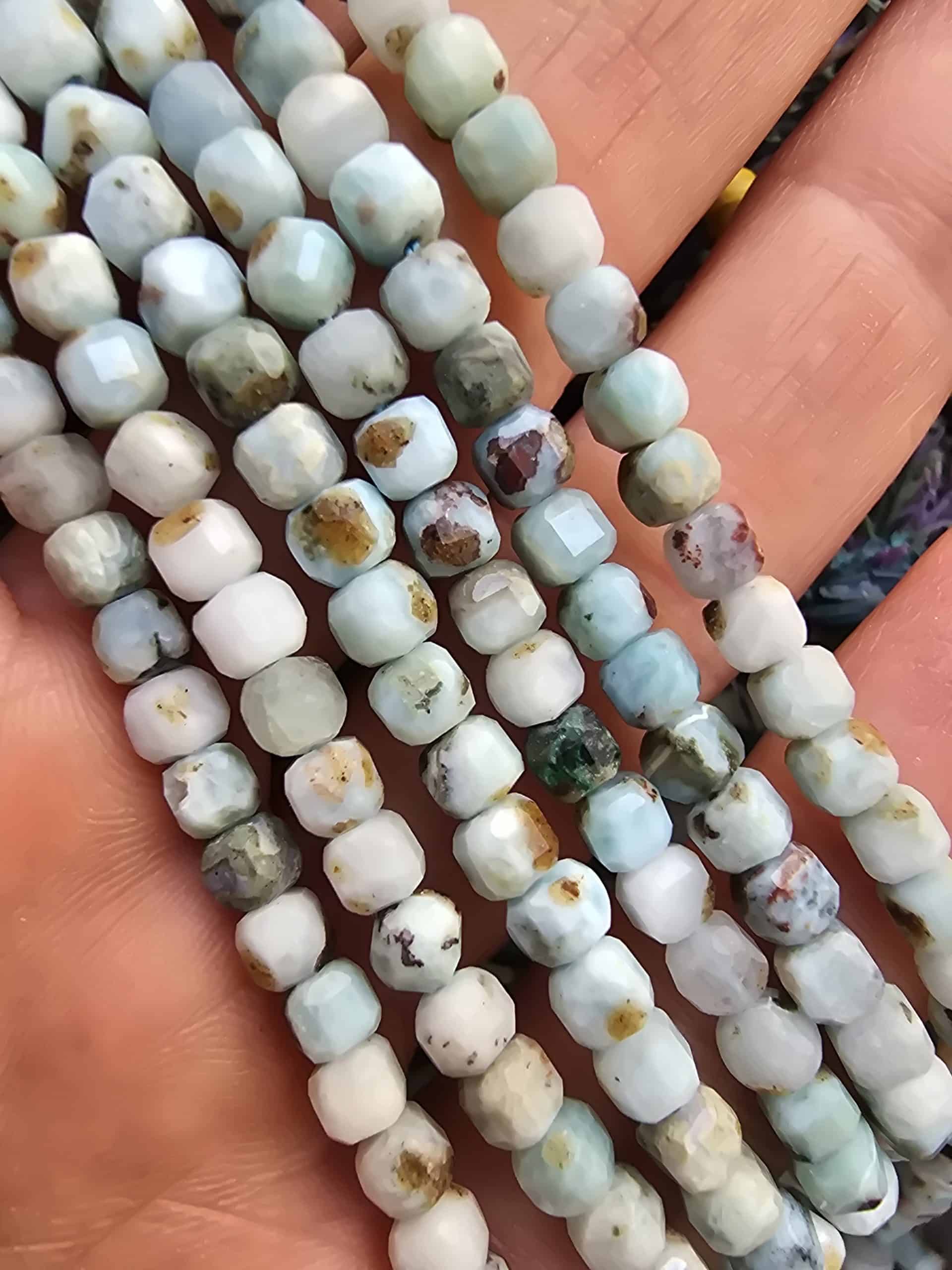 4 MM Küp Larimar Taşı