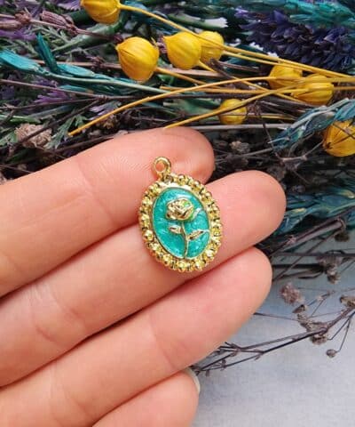 Gül Kabartmalı Madalyon Charm Kolye Ucu - 506