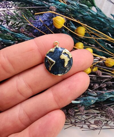 Kabartma Dünya Kolye Ucu - 501