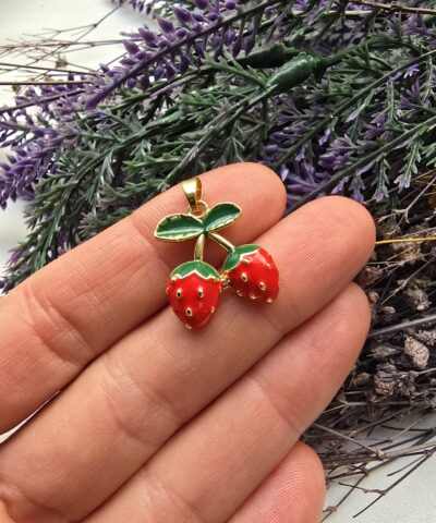 Çilek Charm Kolye Ucu - 507