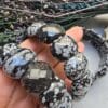 25 MM Karlı Obsidyen Doğal Taş Bileklik