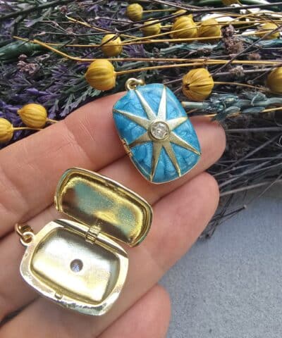 Mineli Yıldız Desenli Açılıp Kapanır Kolye Ucu