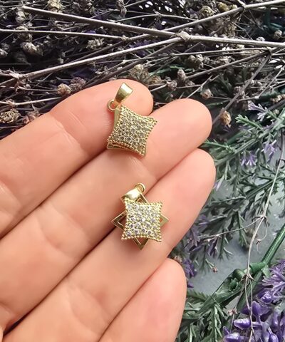 Hareketli Cark Donen Karo Gold Charm Kolye Ucu