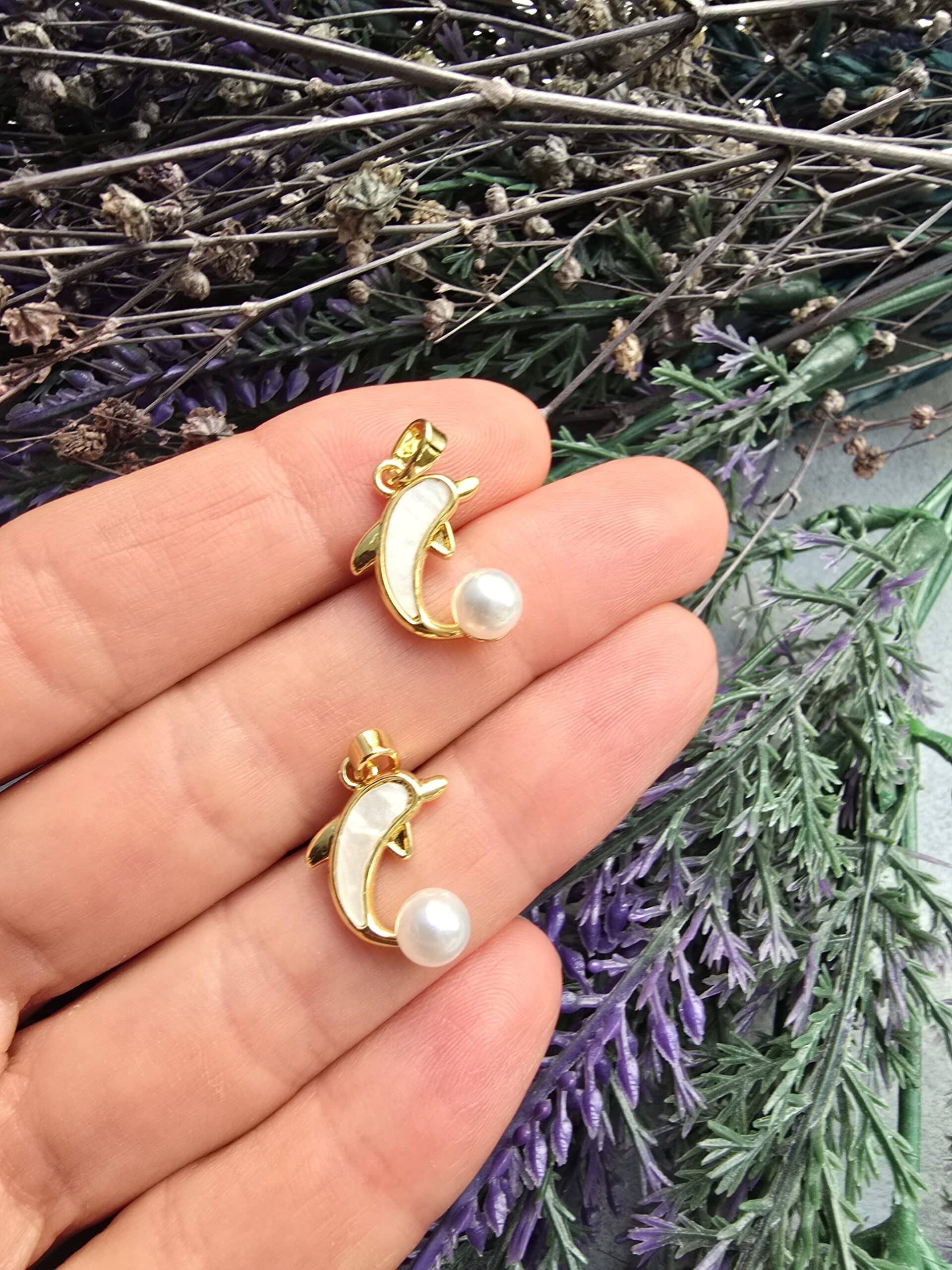 İncili Yunus Charm Kolye Ucu