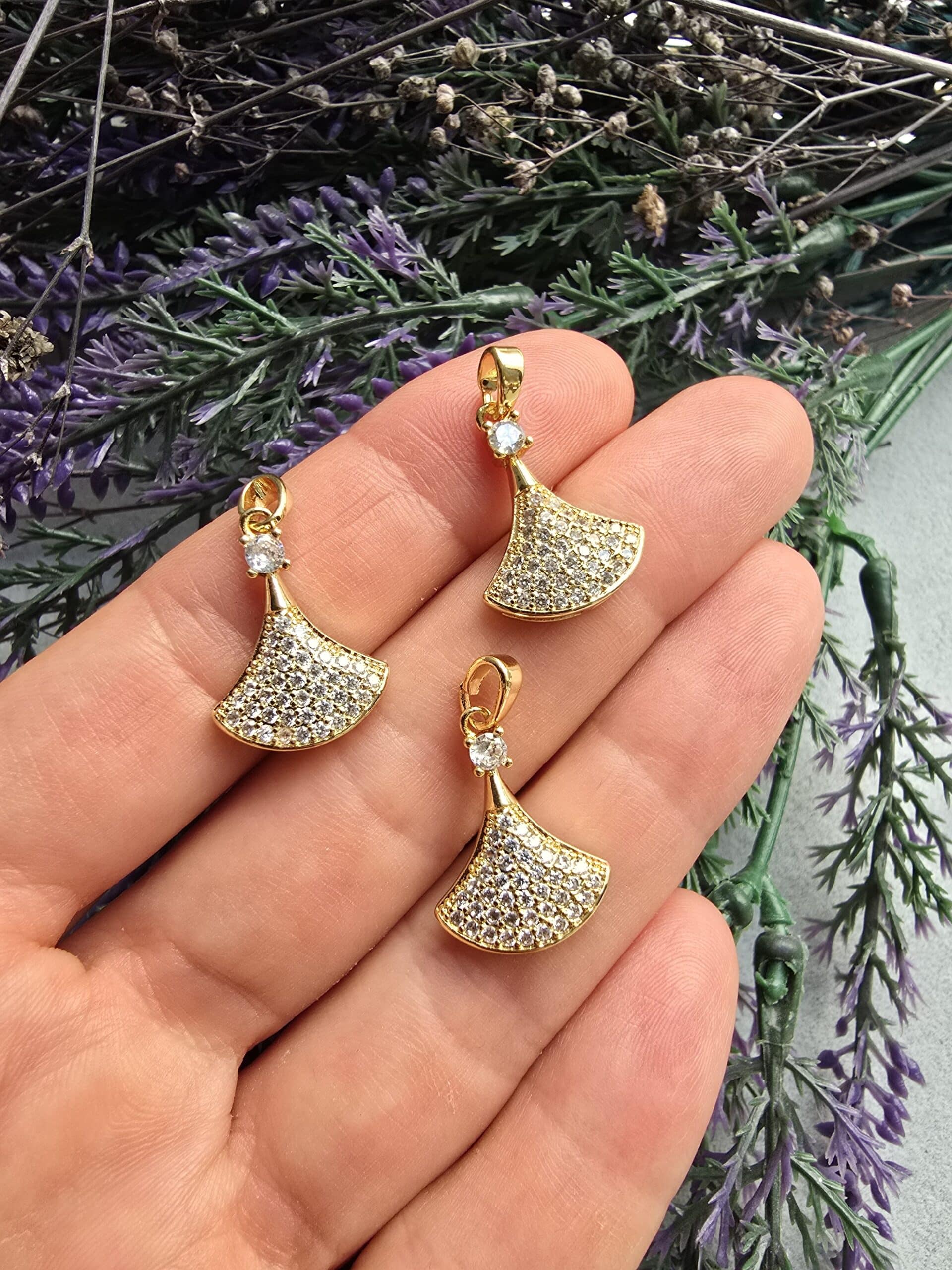 Yelpaze Zirkon Tasli Kolye Ucu