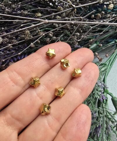 Yildiz Ortadan Delikli Celik Charm Gold