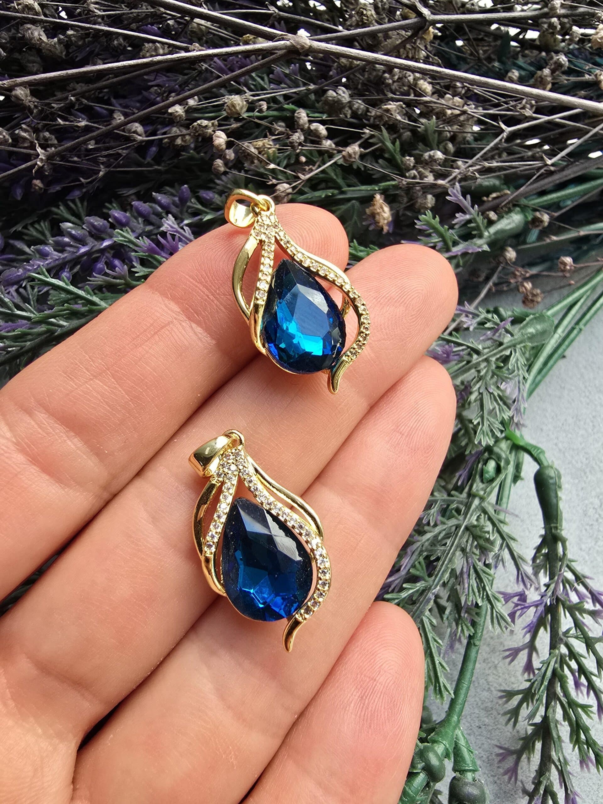 Zirkon Tasli Mavi Damla Kolye Ucu