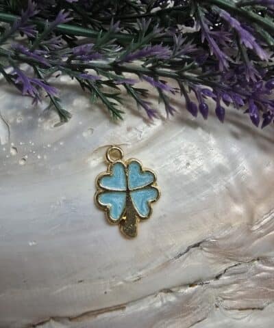 Sedef Mineli Yonca Kolye Ucu 503