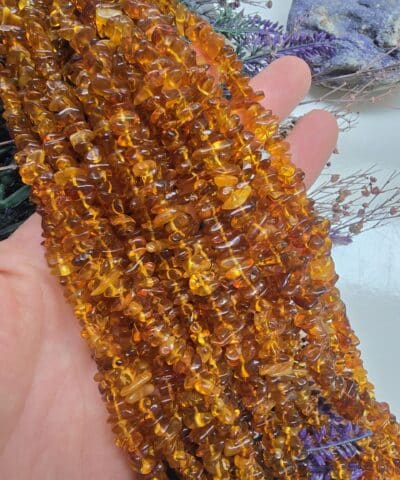 Alternative view of Bal Kırık Şekilli Kehribar Uzun Dizi 45 CM