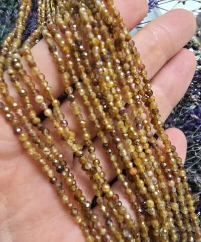 Alternative view of 3 MM Fasetli Küre Granat Taşı