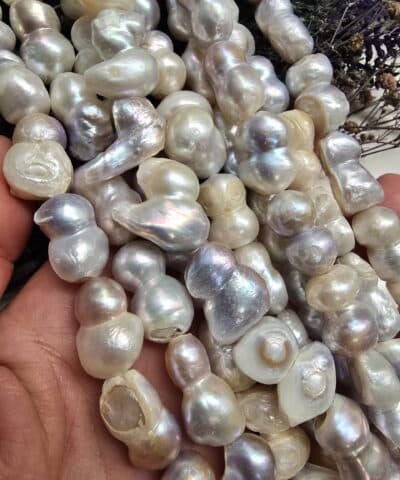 Alternative view of 12-13 MM İkiz Ezik Saten Barok Tatlı Su İncisi