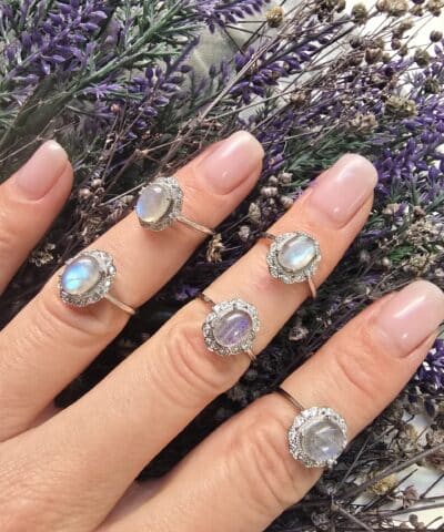 Oval Ay Taşı Yüzük