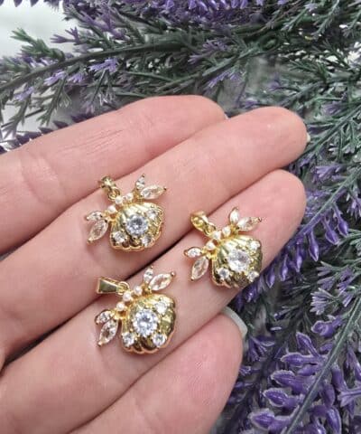 Deniz Kabuğu Baget Zirkon Taşlı Charm