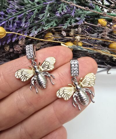 Arı Zirkon Taşlı Charm