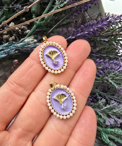 Balina Kuyrugu Mor Mineli Zirkon Tasli Madalyon Kolye Ucu