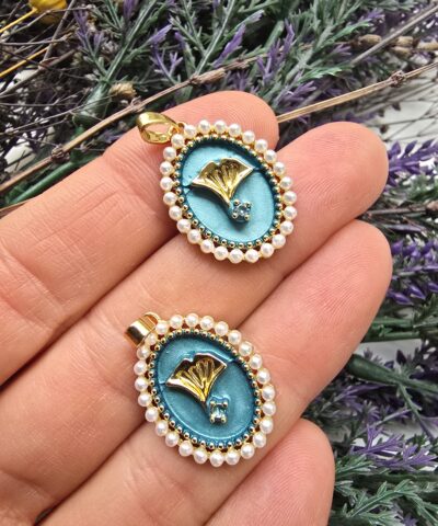 Balina Kuyrugu Turkuaz Mineli Zirkon Tasli Madalyon Kolye Ucu