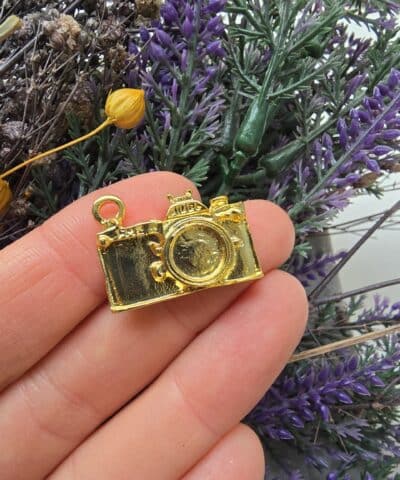 Buyuk Fotograf Makinasi Kolye Ucu Gold