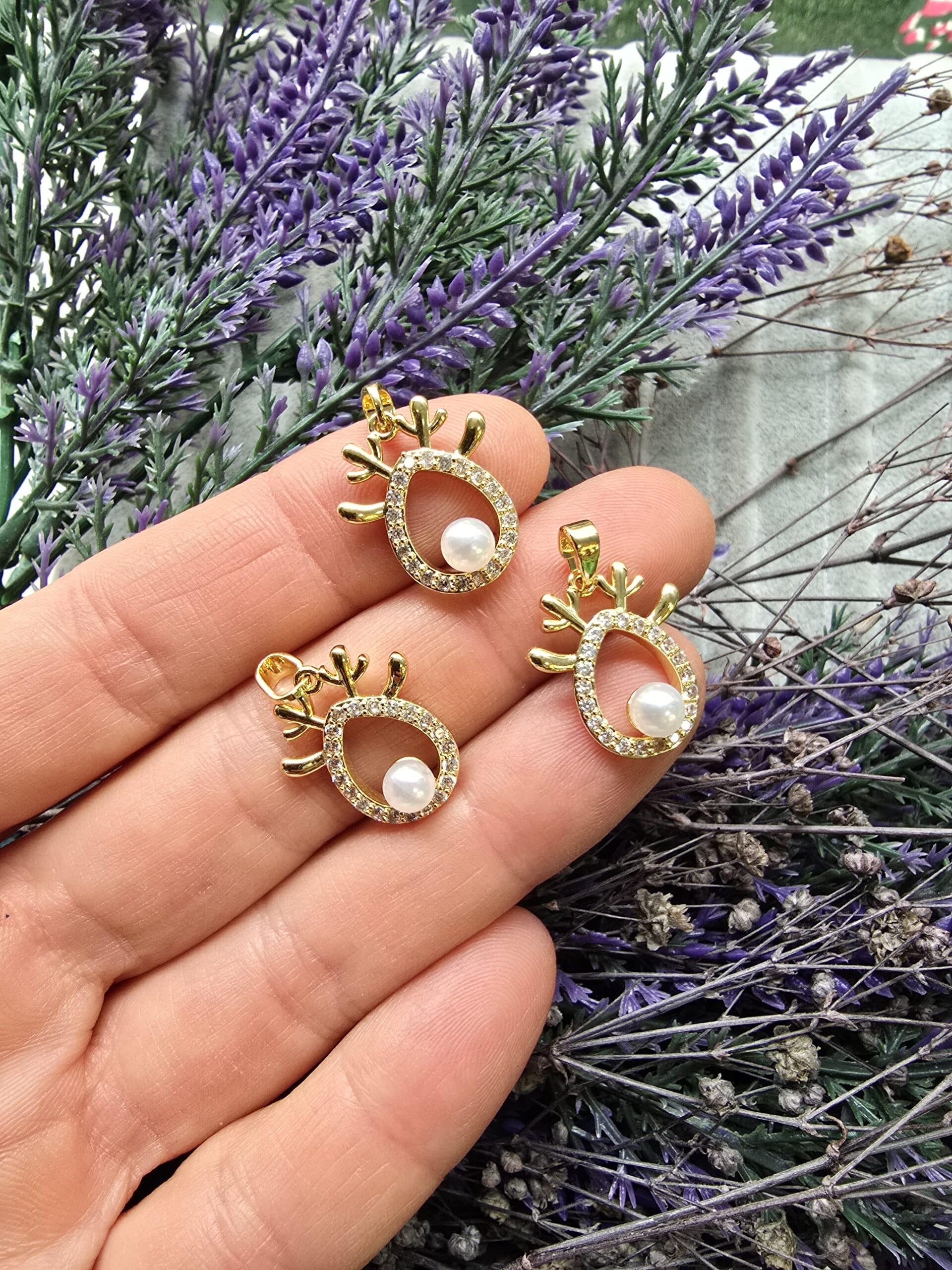 Geyik Boynuzu Zirkon Tasli Charm