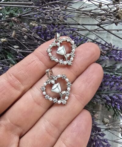 İncili Kalp Gul Detayli Charm