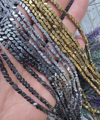 Alternative view of 3 MM Kesik Küp Hematit Taşı