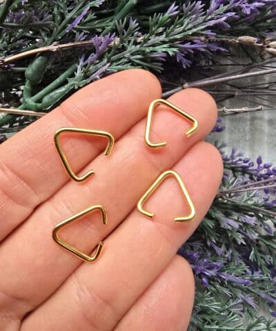 14 Mm Kolye Ve Anahtarlik Ucu Ucgen Kiskac Gold