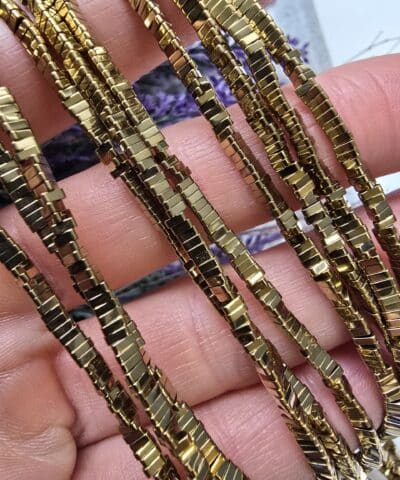 3x1 Mm Ucgen Hematit Tasi Soft Gold