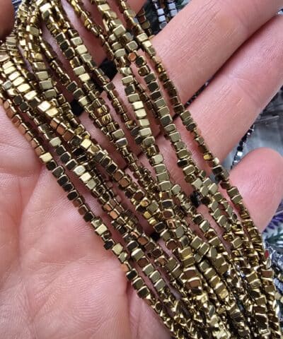 3x2 Mm Ucgen Hematit Tasi Soft Gold