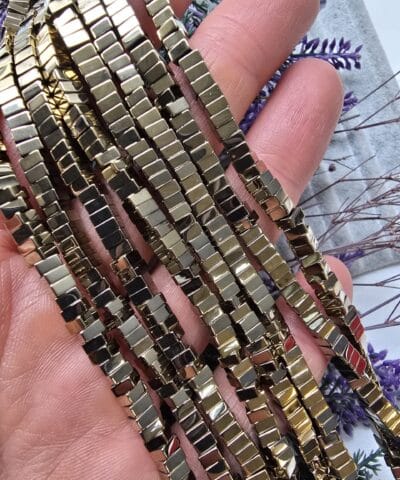 4 Mm Kare Hematit Tasi Soft Gold