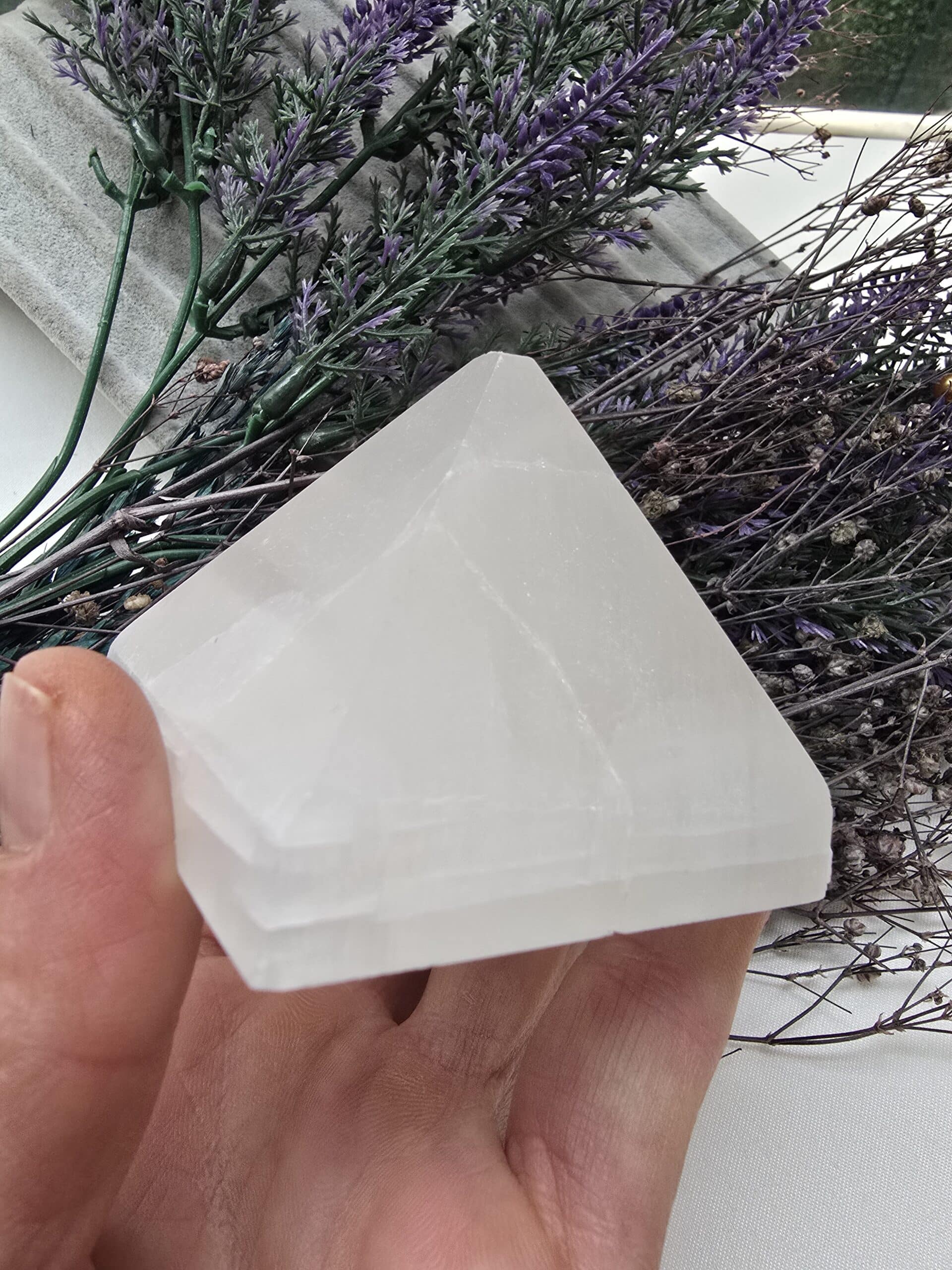 5 Cm Piramit Selenit Tasi