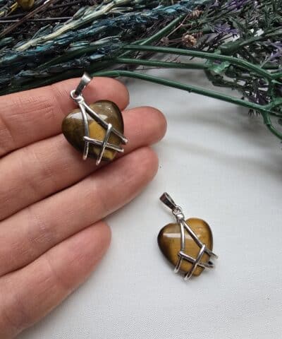 Cerceveli Kalp Kaplan Gozu Kolye Ucu