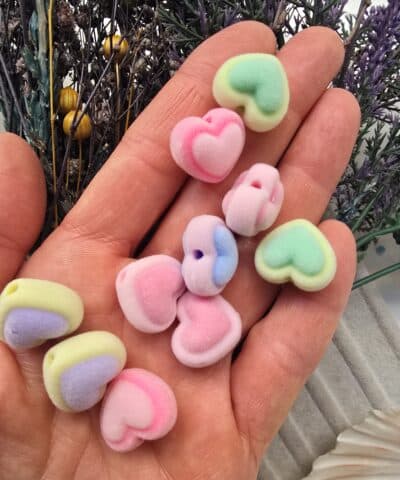 Kalp Sekilli Kadife Yuzeyli Renkli Boncuklar