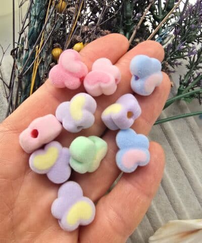 Kelebek Sekilli Kadife Yuzeyli Renkli Boncuklar