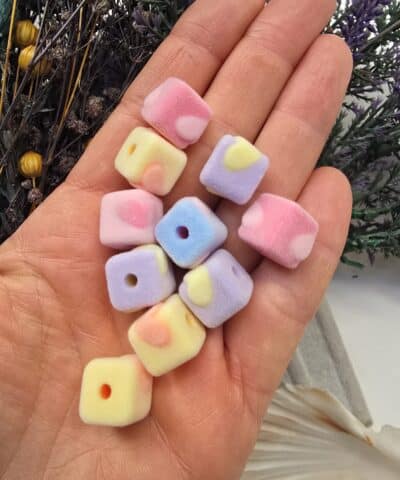 Kup Sekilli Kadife Yuzeyli Renkli Boncuklar