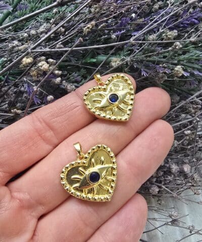 Nazar Gozlu Kalp Sekilli Charm