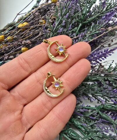 Opal Tasli Ay Ve Yildiz Sekilli Charm