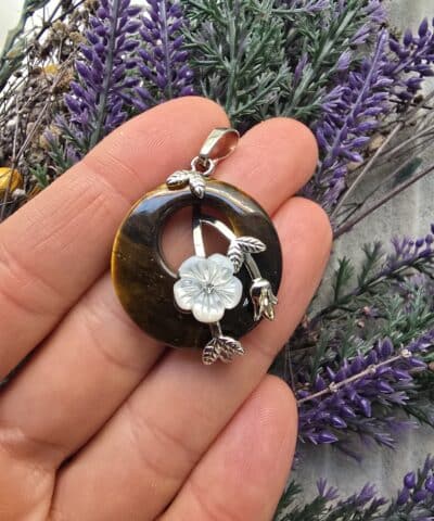 Sedef Cicekli Kaplan Gozu Tasi Kolye Ucu