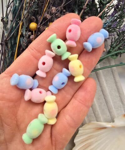 Seker Sekilli Kadife Yuzeyli Renkli Boncuklar