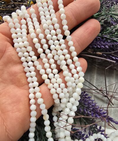 Alternative view of 4 MM AAA Faset Küre Ay Doğal Taş